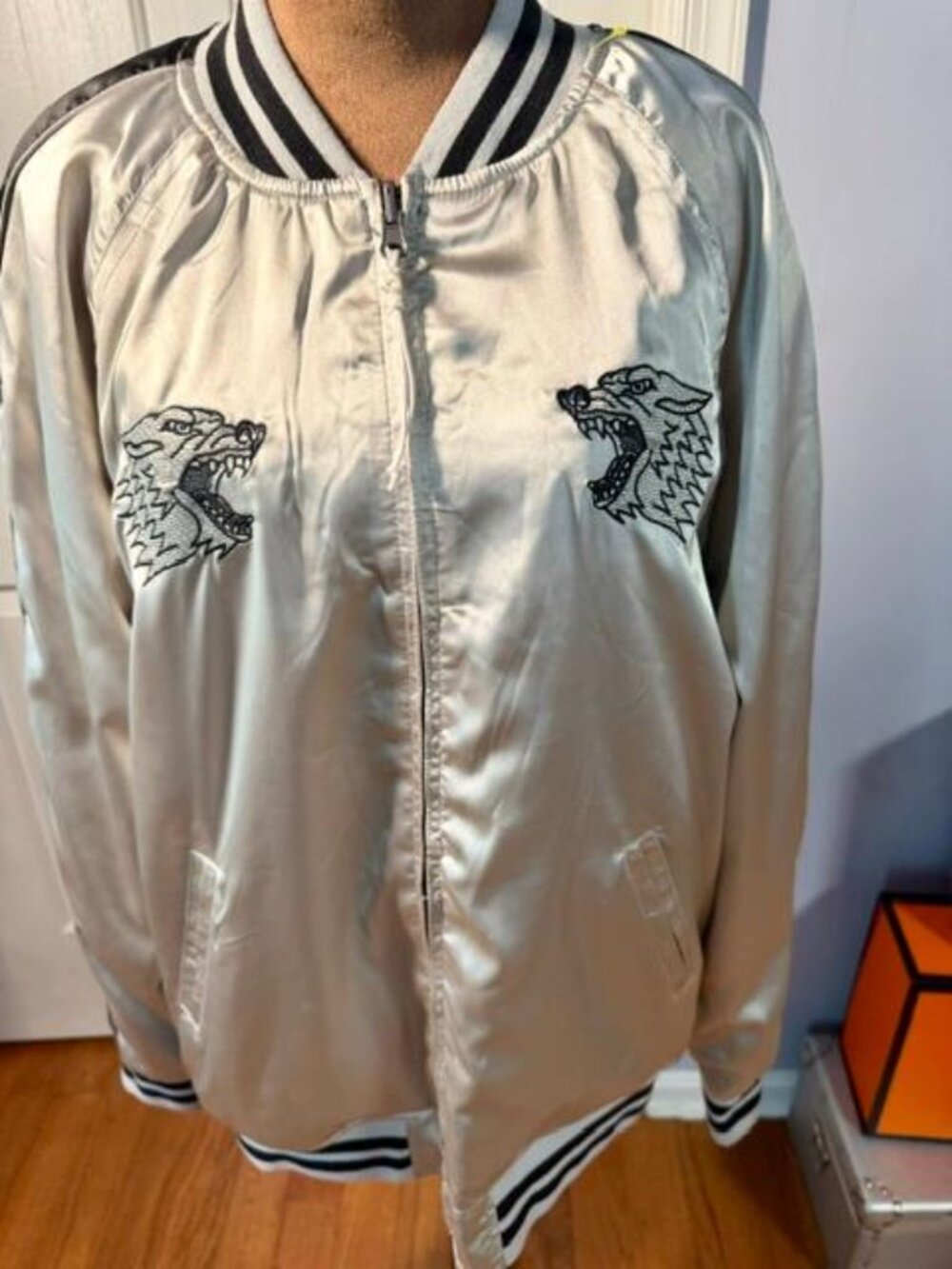 PacSun  Reversible Satin Bomber Jacket L Wolf Eagle Embroidered Silver Black